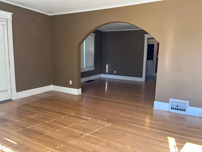 1007 Cynthia St — Photo 7