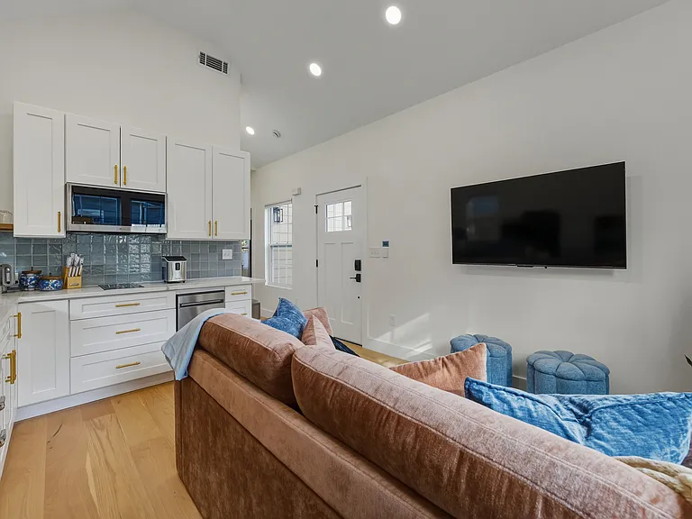 621 Coventry Rd — Photo 18