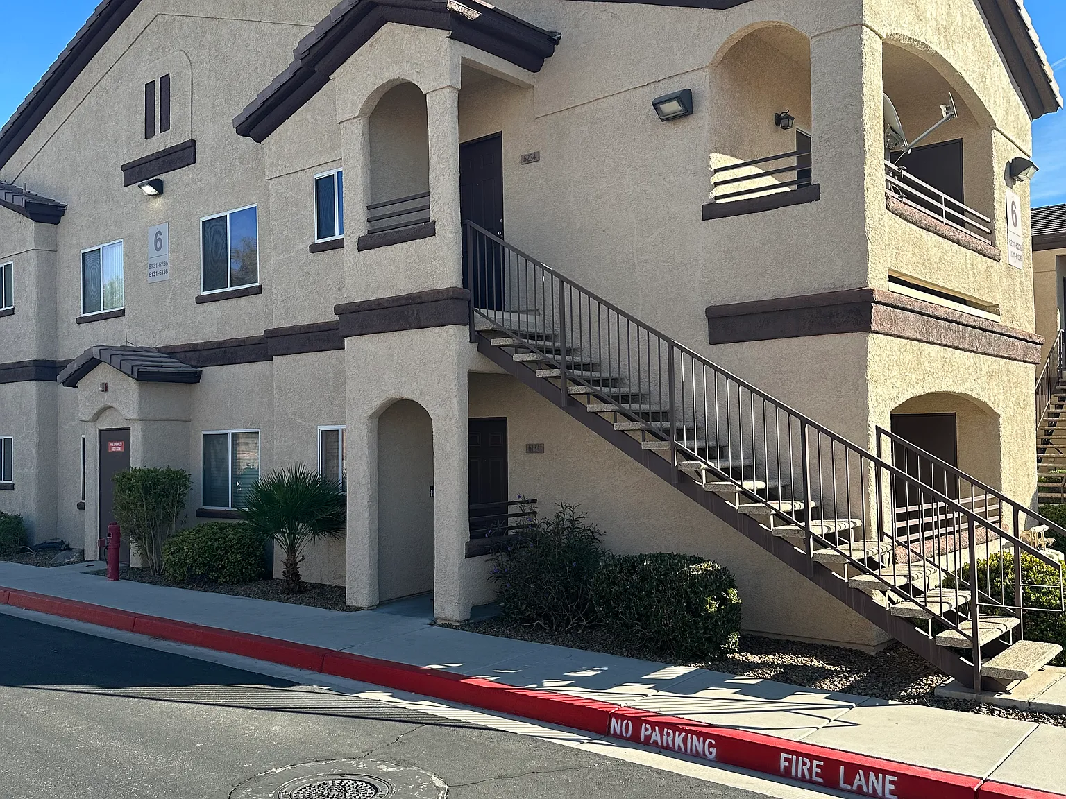 2 bed, 966 sqft, $1,550 — Photo 3