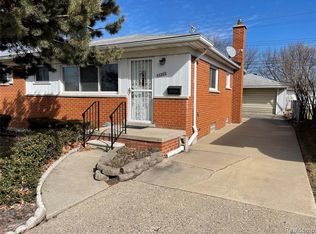 24222 Kelly Rd, Eastpointe, MI 48021