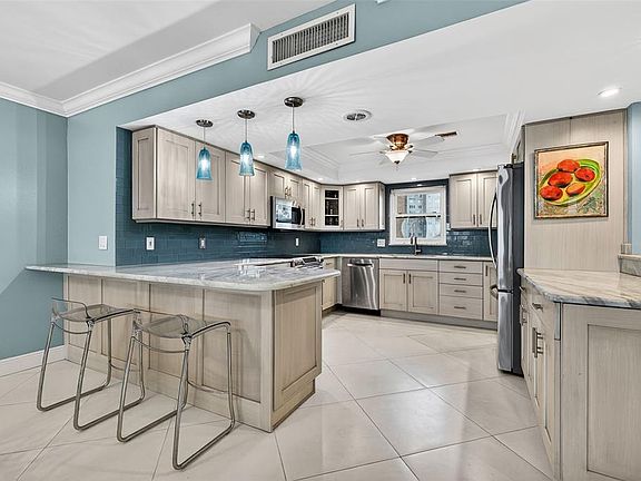 4th image of 5130 BRITTANY DRIVE S #201