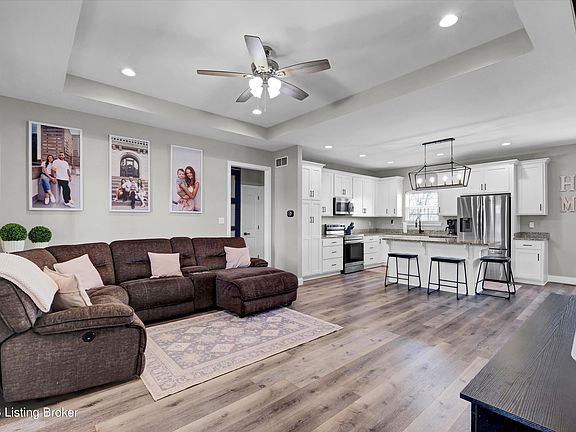 5th image of 1817 Plum Ridge Rd