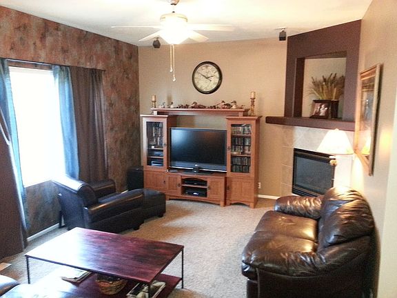 4th image of 1701 Walnut Creek Dr