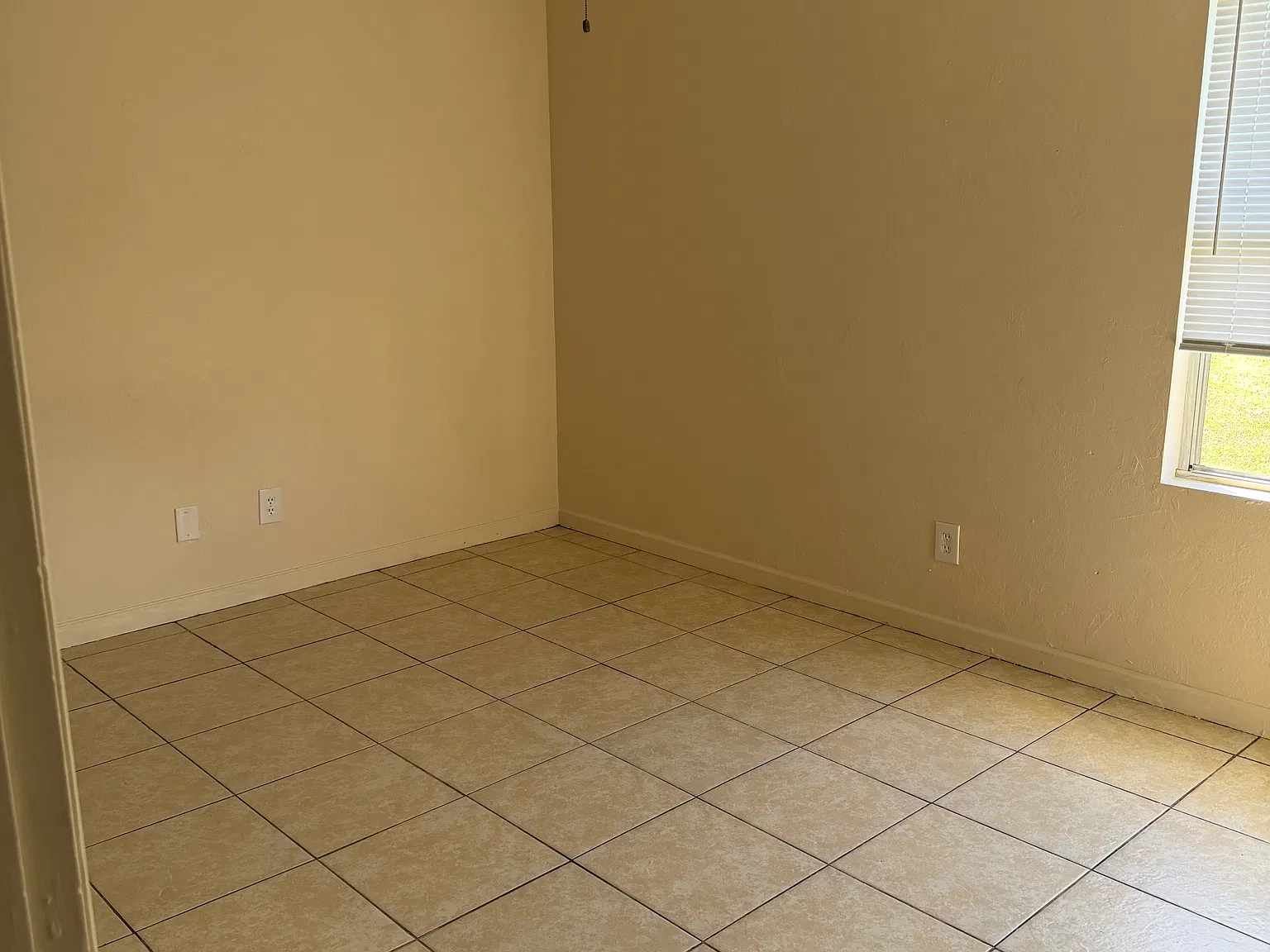 3 bed, 1144 sqft, $1,600 — Photo 4