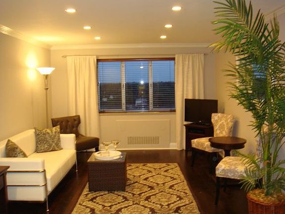 4th image of 121 W 48th St APT 1105