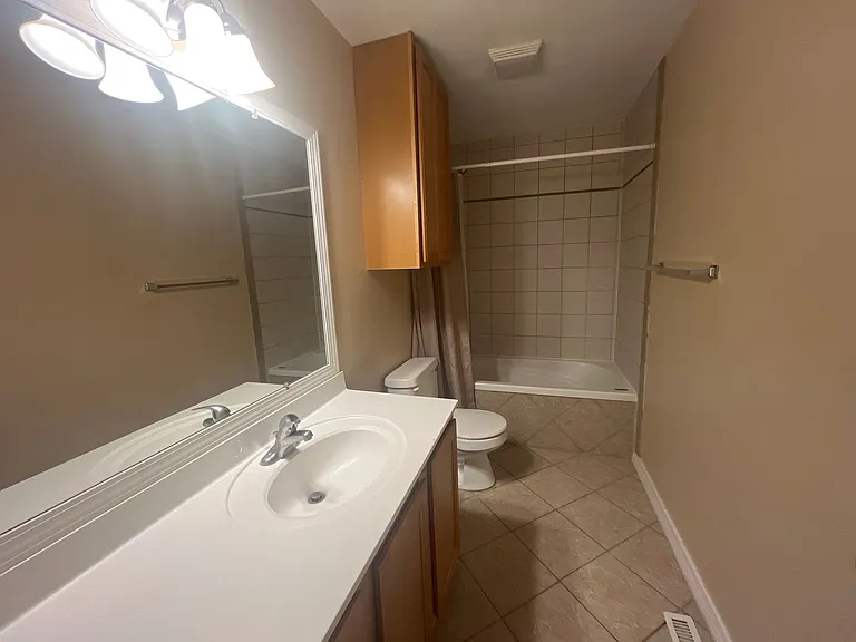 886 Wescott Sq — Photo 13