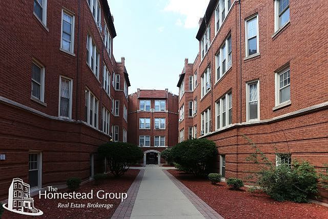 1st image of 556 W Aldine Ave APT 02W