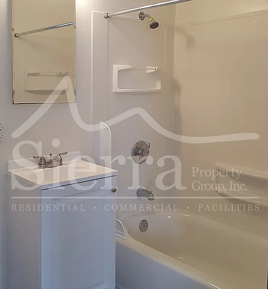 1219 De La Vina St #1 — Photo 6