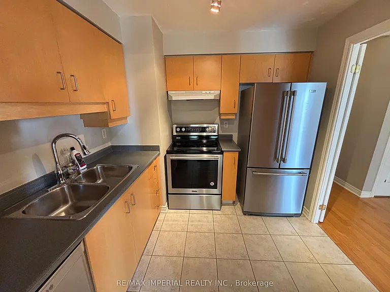 60 Old Mill Rd #405 — Photo 6
