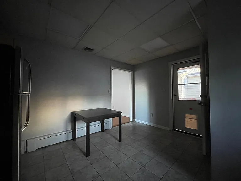 Dehart Ave — Photo 4