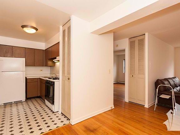 4th image of 3160 N Cambridge Ave #403CC