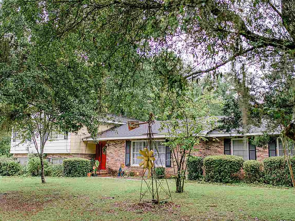 1st image of 4029 NE Dusty Miller Ave