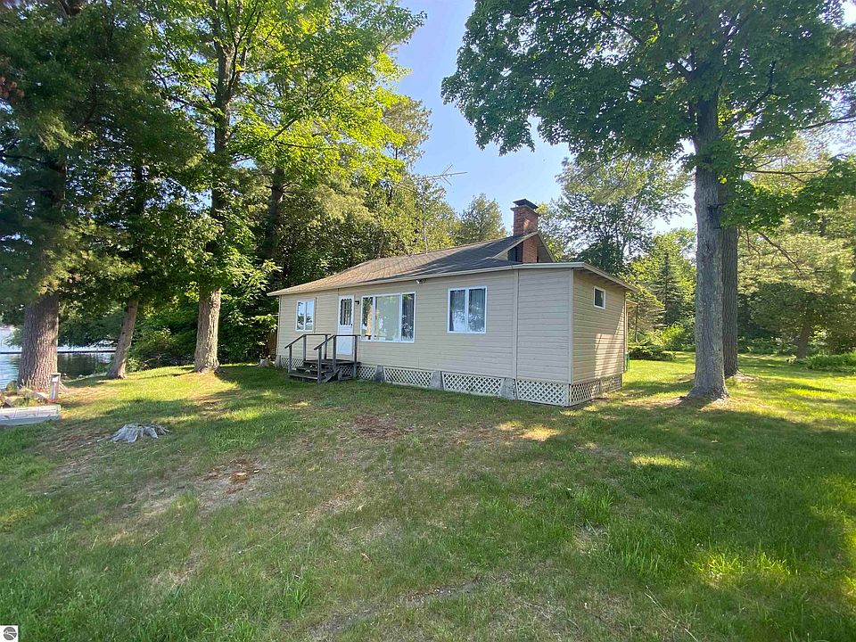 1st image of 5536 Paradise Ln