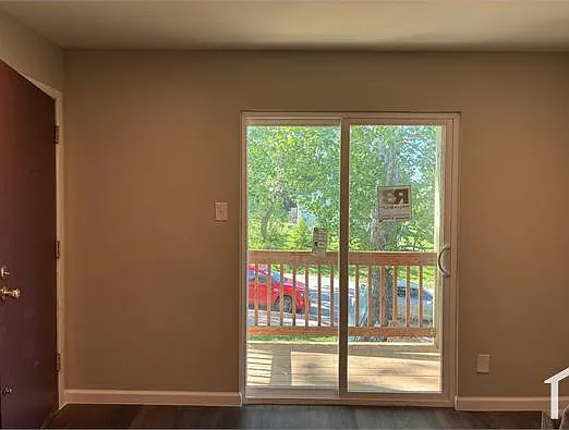 2 bed, $900 — Photo 4