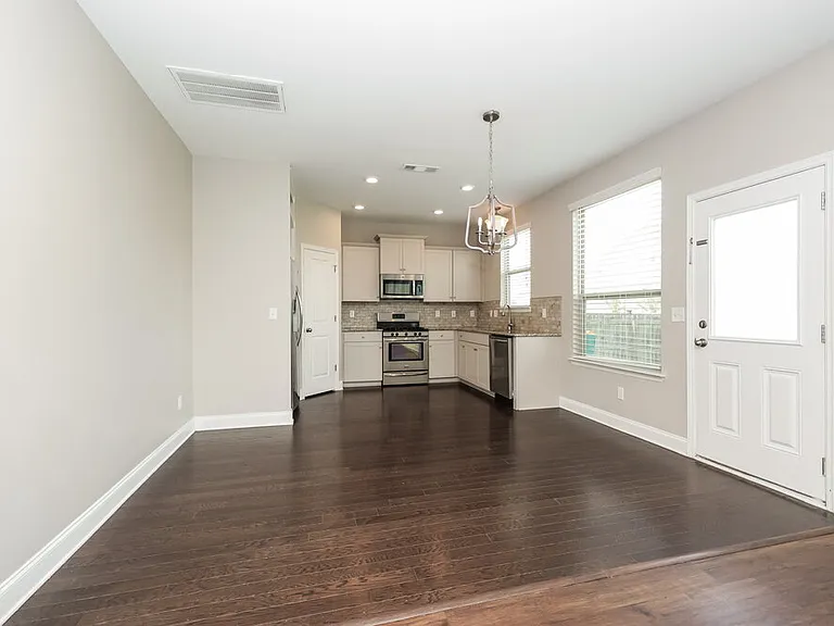 1005 Keeneland Dr — Photo 6