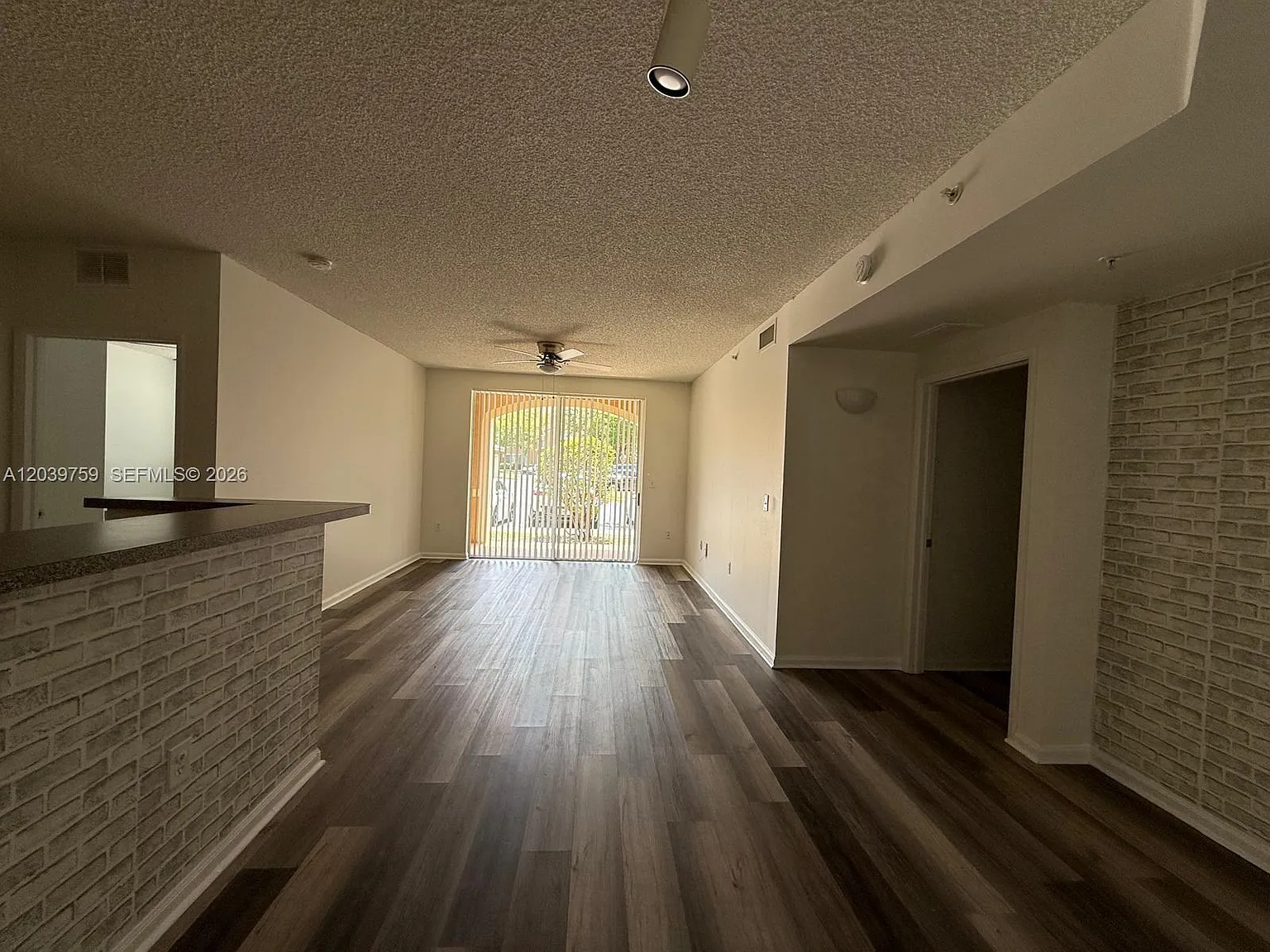 El-Ad Nob Hill Condo — Photo 4