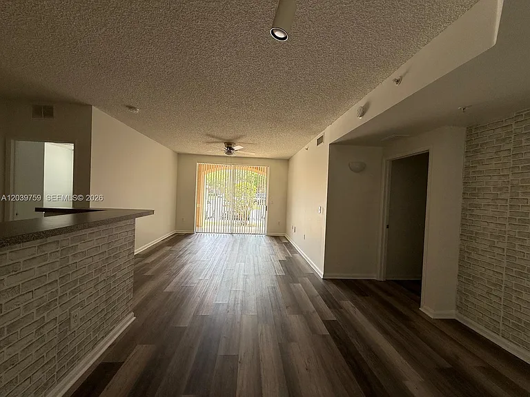 8050 N Nob Hill Rd #105 — Photo 4