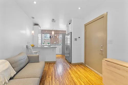 112 Prince St #4 Photo 1