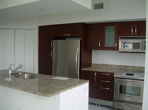 4th image of 20000 Country Club Dr APT 1116