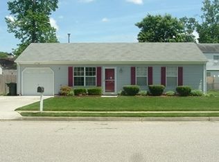 3 Harrogate Ln, Hampton, VA 23666