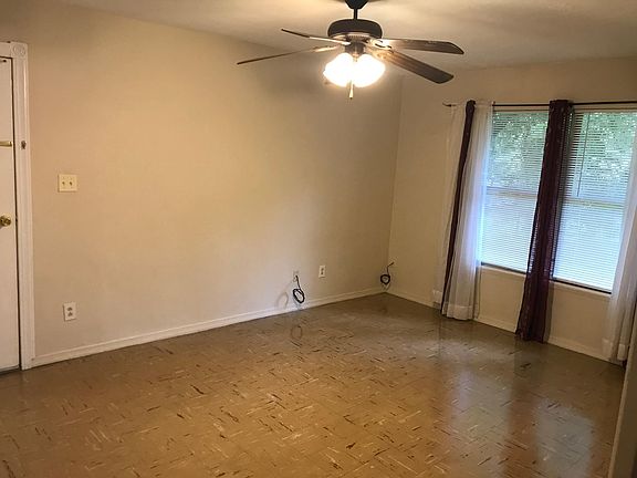 2nd image of 2219 Ellis Dr #D