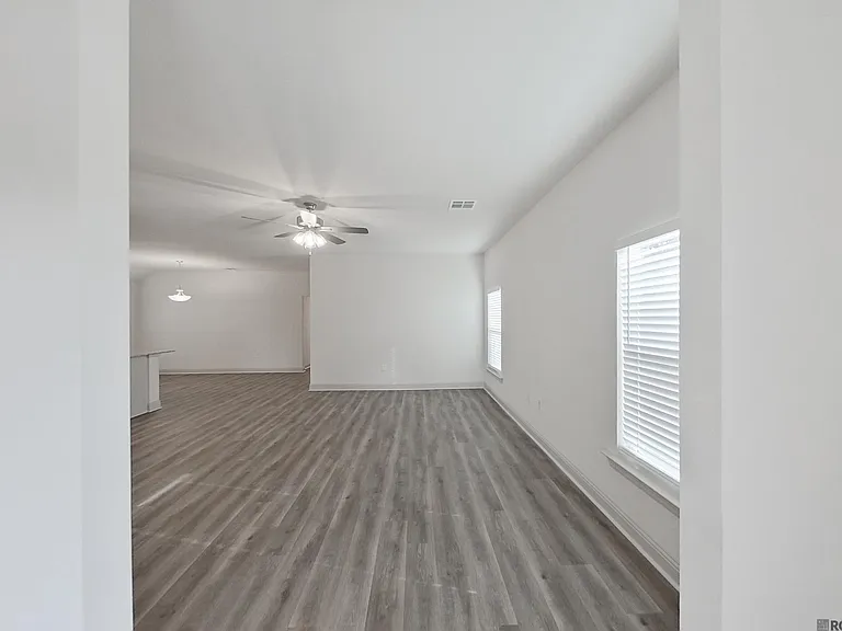 17647 Carlisle Ave — Photo 2