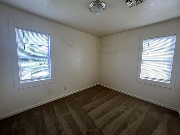 3rd image of 2602 NW Pollard Ave #1