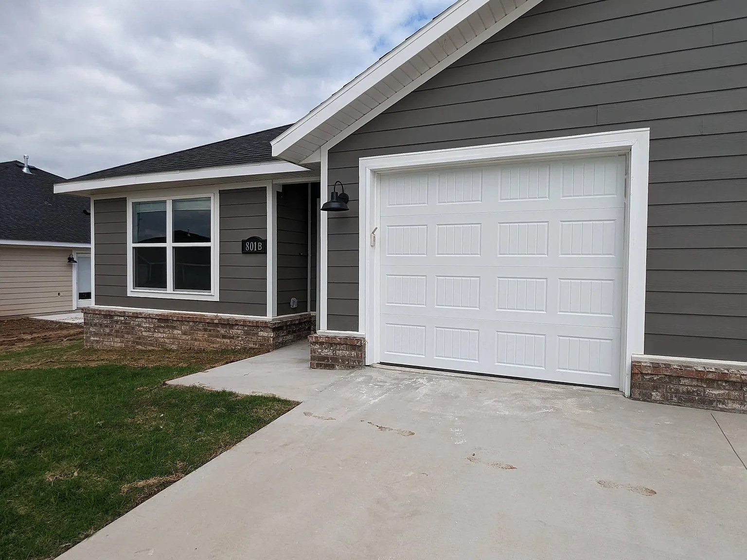 3 bed, 1256 sqft, $1,425 — Photo 2
