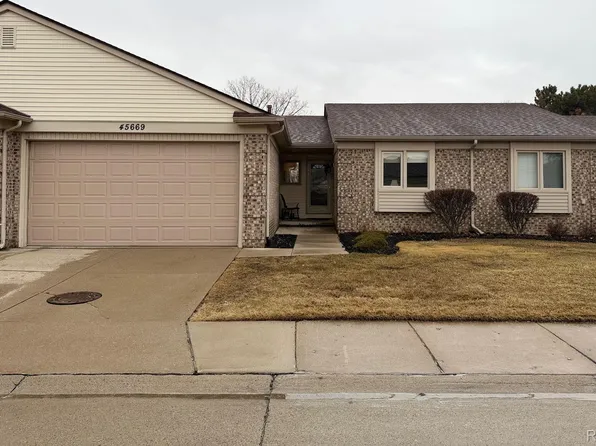 45669 Plum Tree Ln, Shelby Township, MI 48315