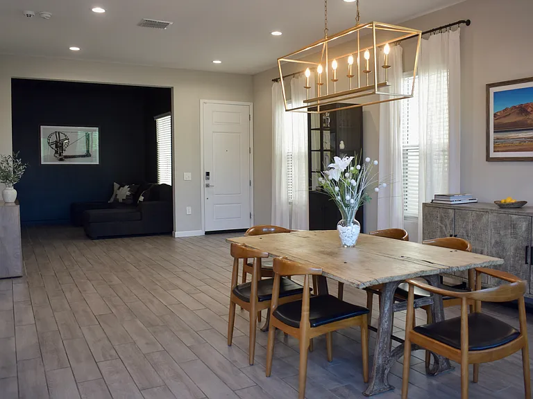 4864 E Village Dr — Photo 15