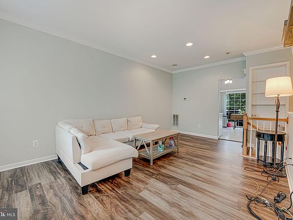 5th image of 12527 Heykens Ln