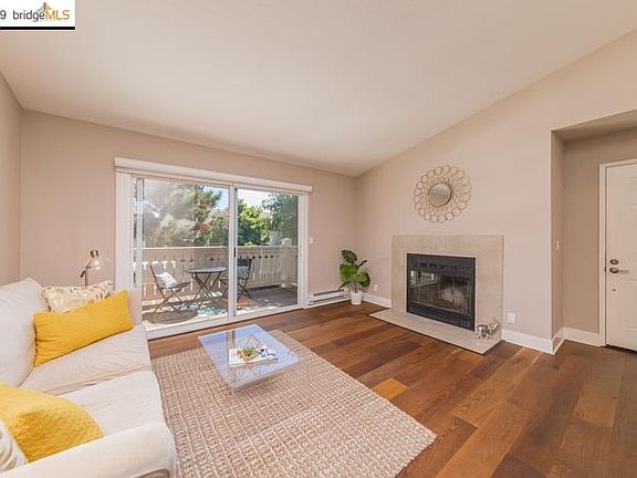 3rd image of 134 Lakeshore Ct