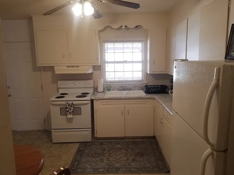 421 W Centennial St — Photo 9