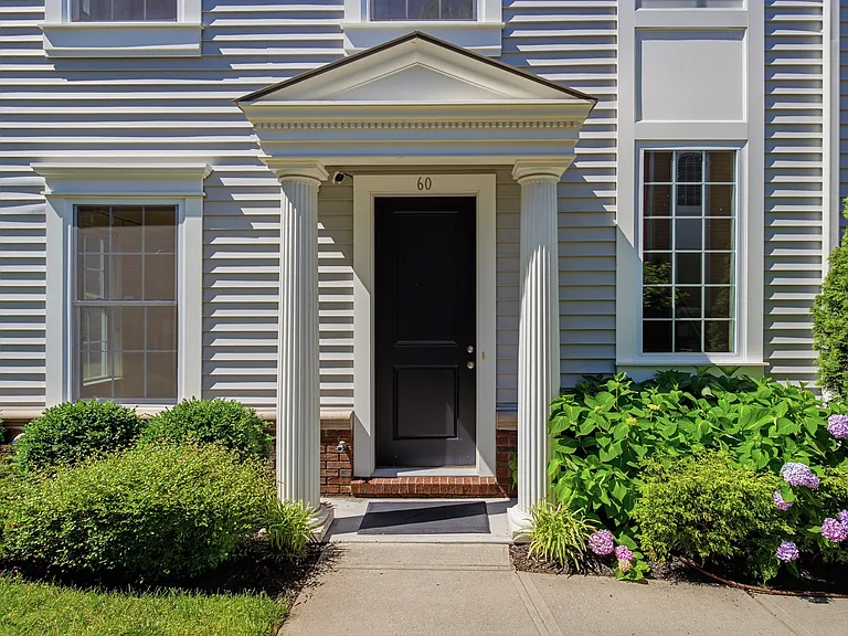 60 Roosevelt Dr — Photo 4