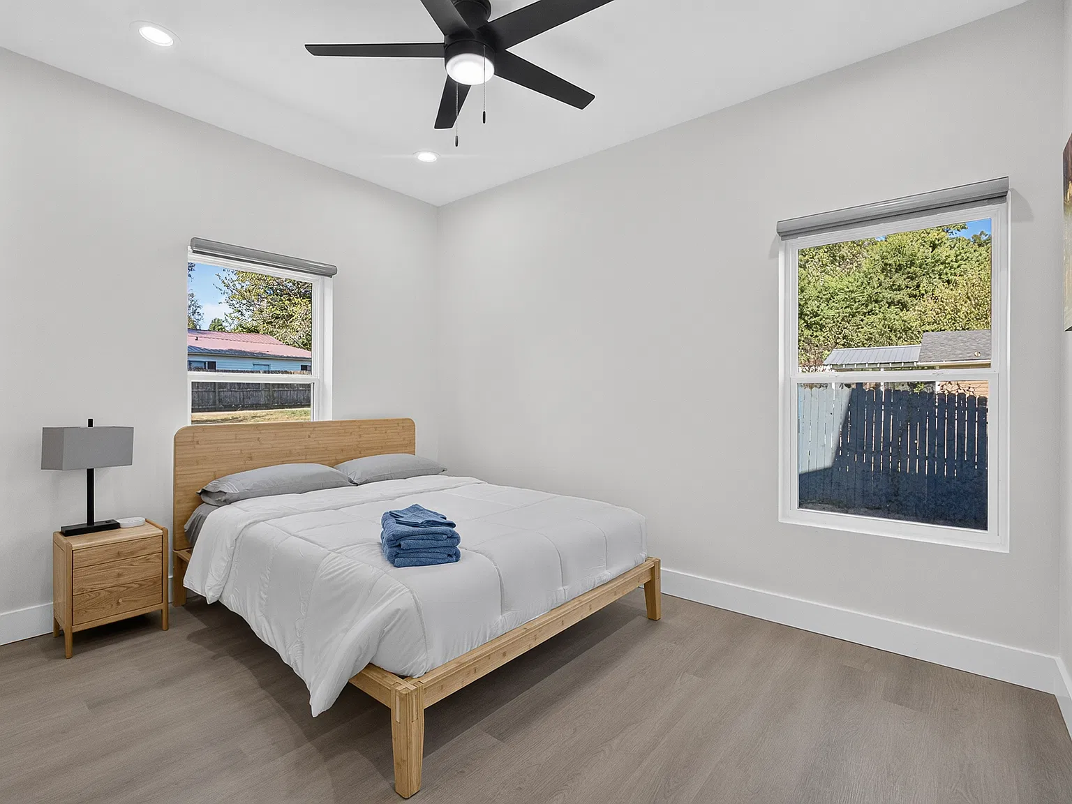 3215 Johnston St — Photo 4
