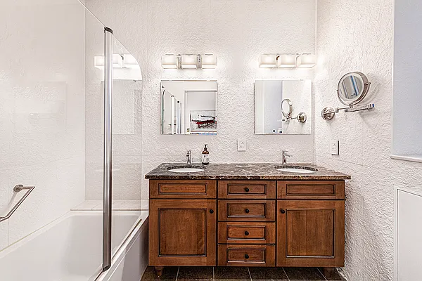 Sold by Corcoran | media 6
