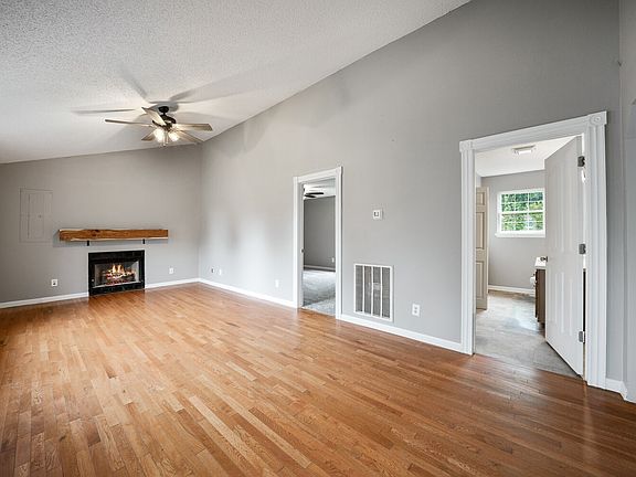 3rd image of 107 Shady Dr