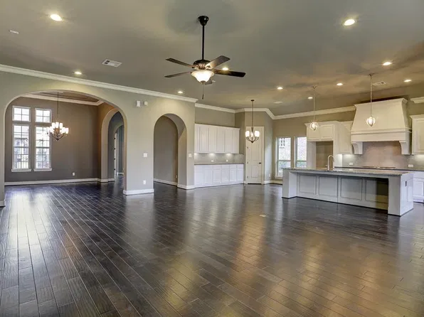 111 Prestwick Ct, Montgomery, TX 77316