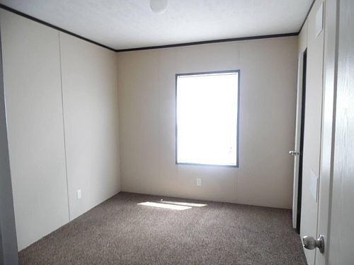 5th image of 28693 Parkview