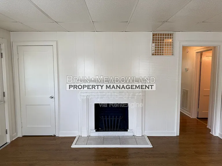 2620 Woodbine Ave — Photo 8