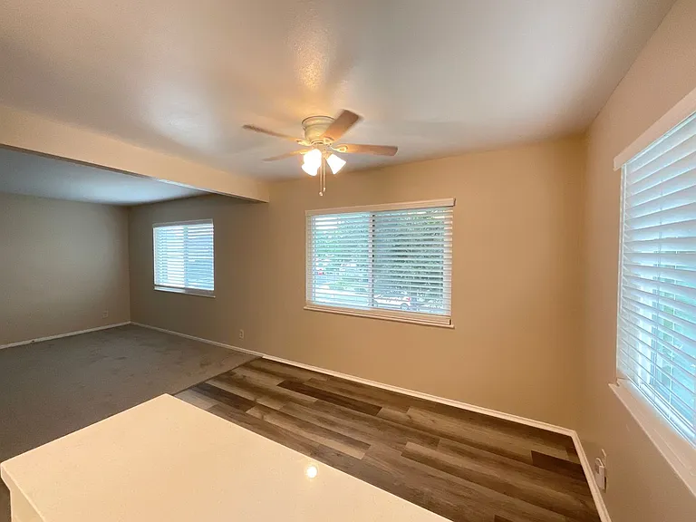 2502 S Rosewood Ave — Photo 9