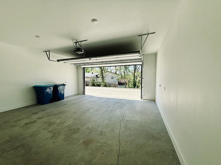 825 NW 14th St — Photo 32