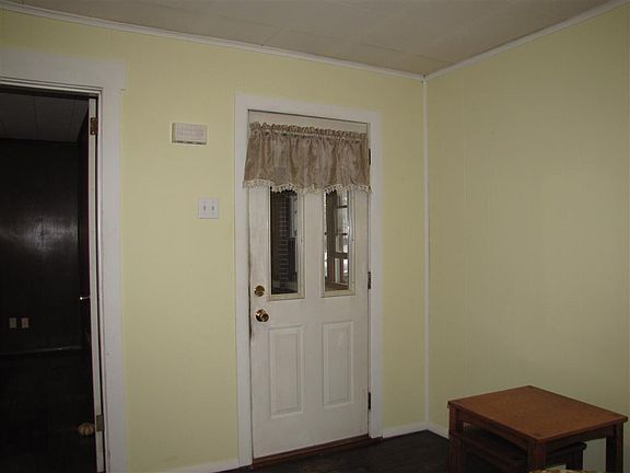 5th image of 1017 S Mulberry St