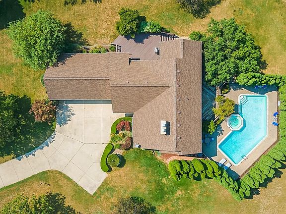 5th image of 9217 Sandhill Ct