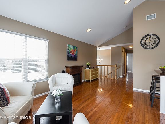 4th image of 428 Pine Lake Cir