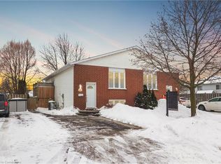 137 Dyer Ct, Cambridge, ON N3C4B9