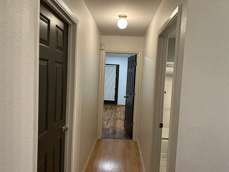 900 Quate Ct — Photo 17
