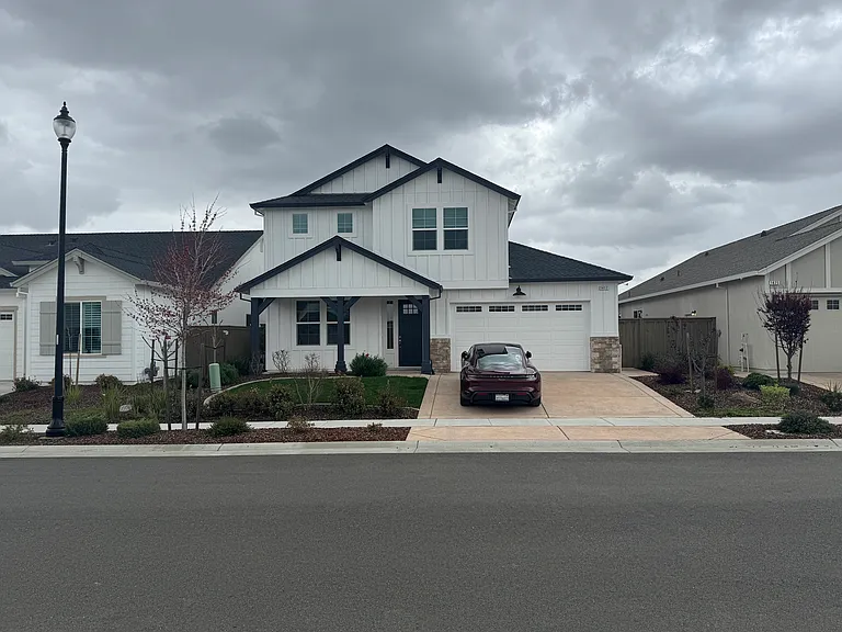 1417 Wadsworth Cir — Photo 2