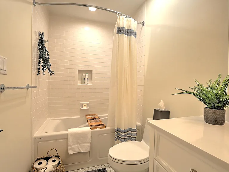 70 Paddleboat Ln #404C — Photo 29