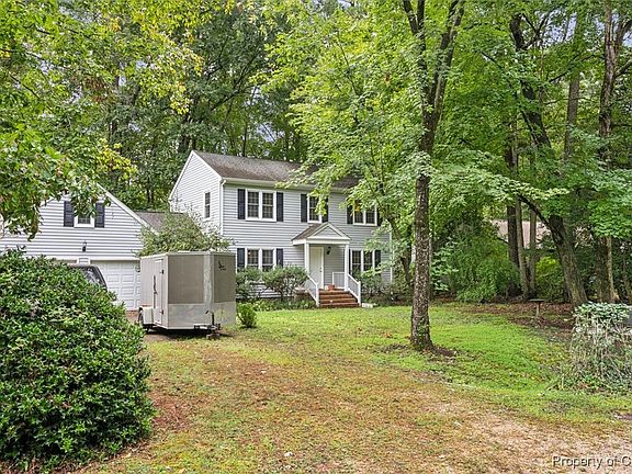 3rd image of 115 Sabre Dr